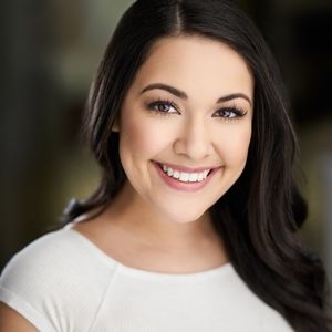 Meet your Posher, Lara